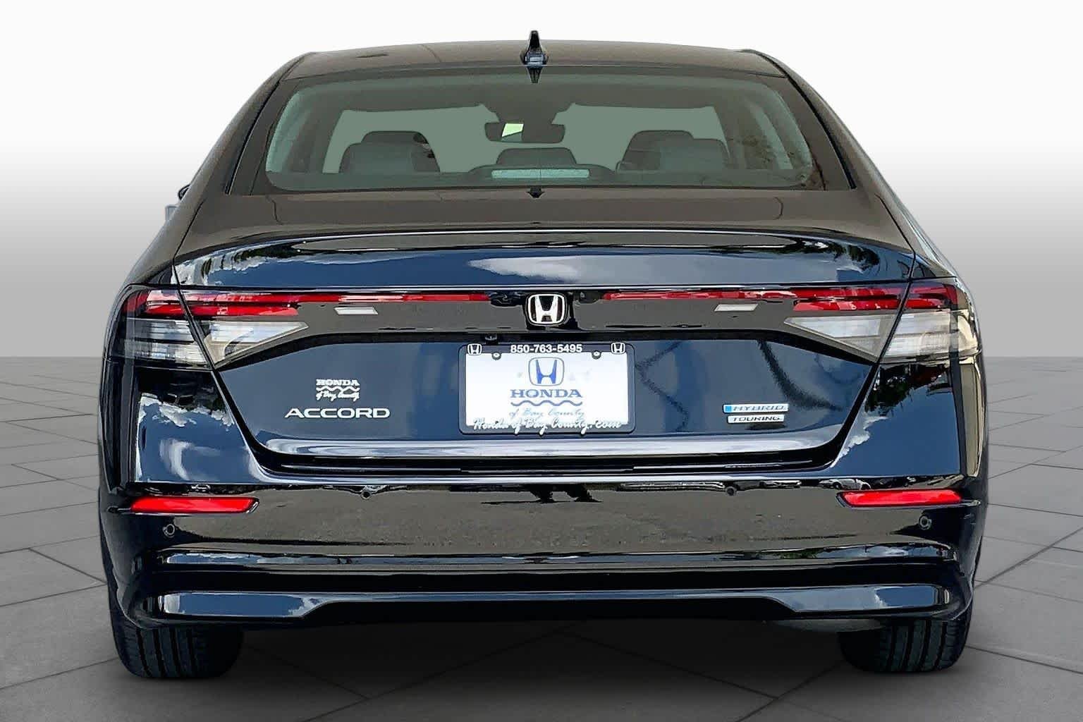 Used 2024 Crystal Black Pearl Honda Touring image 5