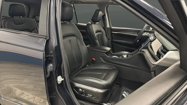 Used 2023 Midnight Sky Jeep 4xe image 24