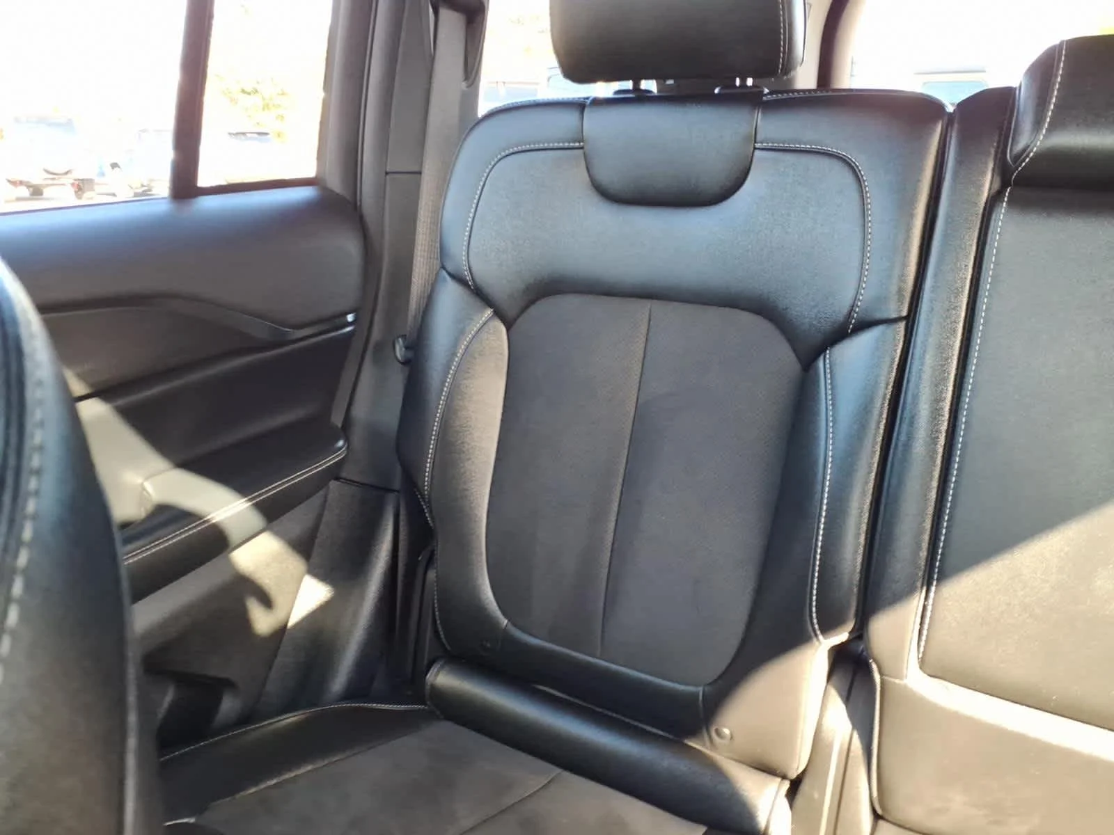 Used 2023 Baltic Gray Metallic Clearcoat Jeep Altitude image 17