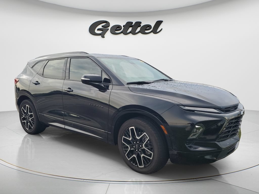 Used 2025 Black Chevrolet RS image 2