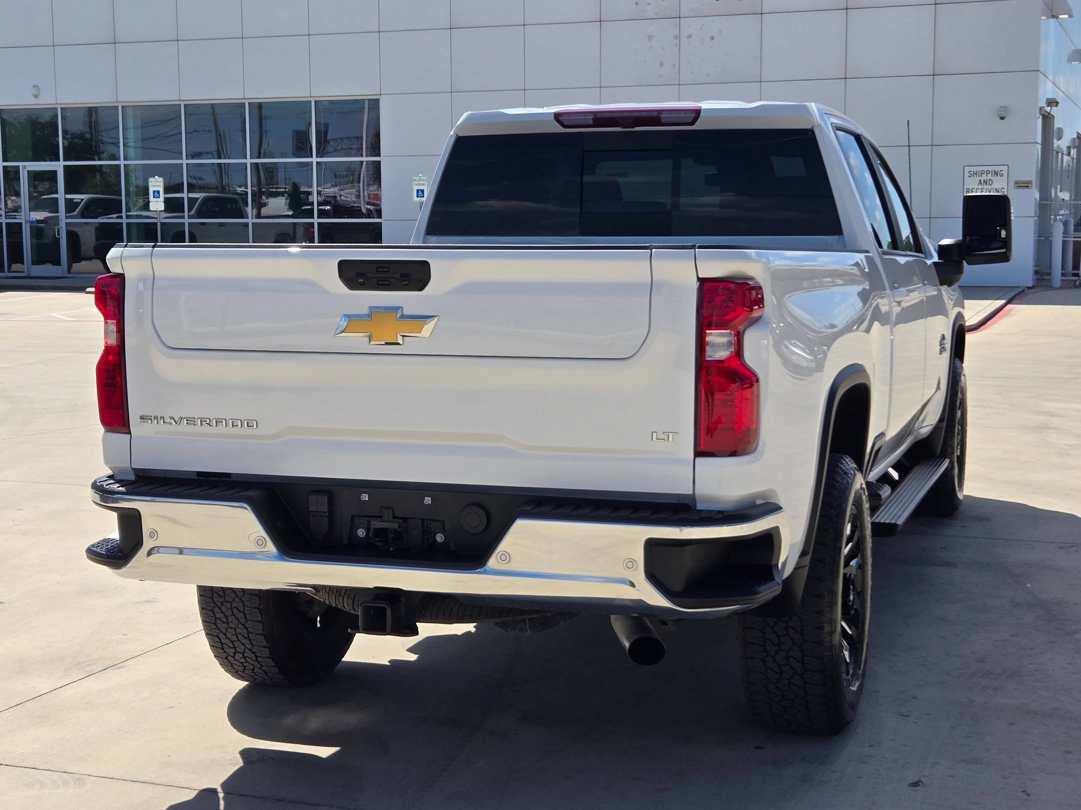 Used 2025 Summit White Chevrolet LT image 7