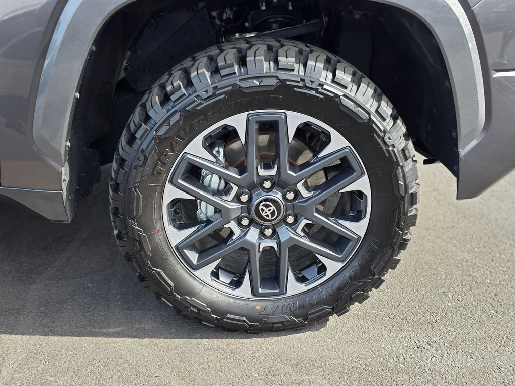 2025 Toyota Tundra Limited - Photo 8