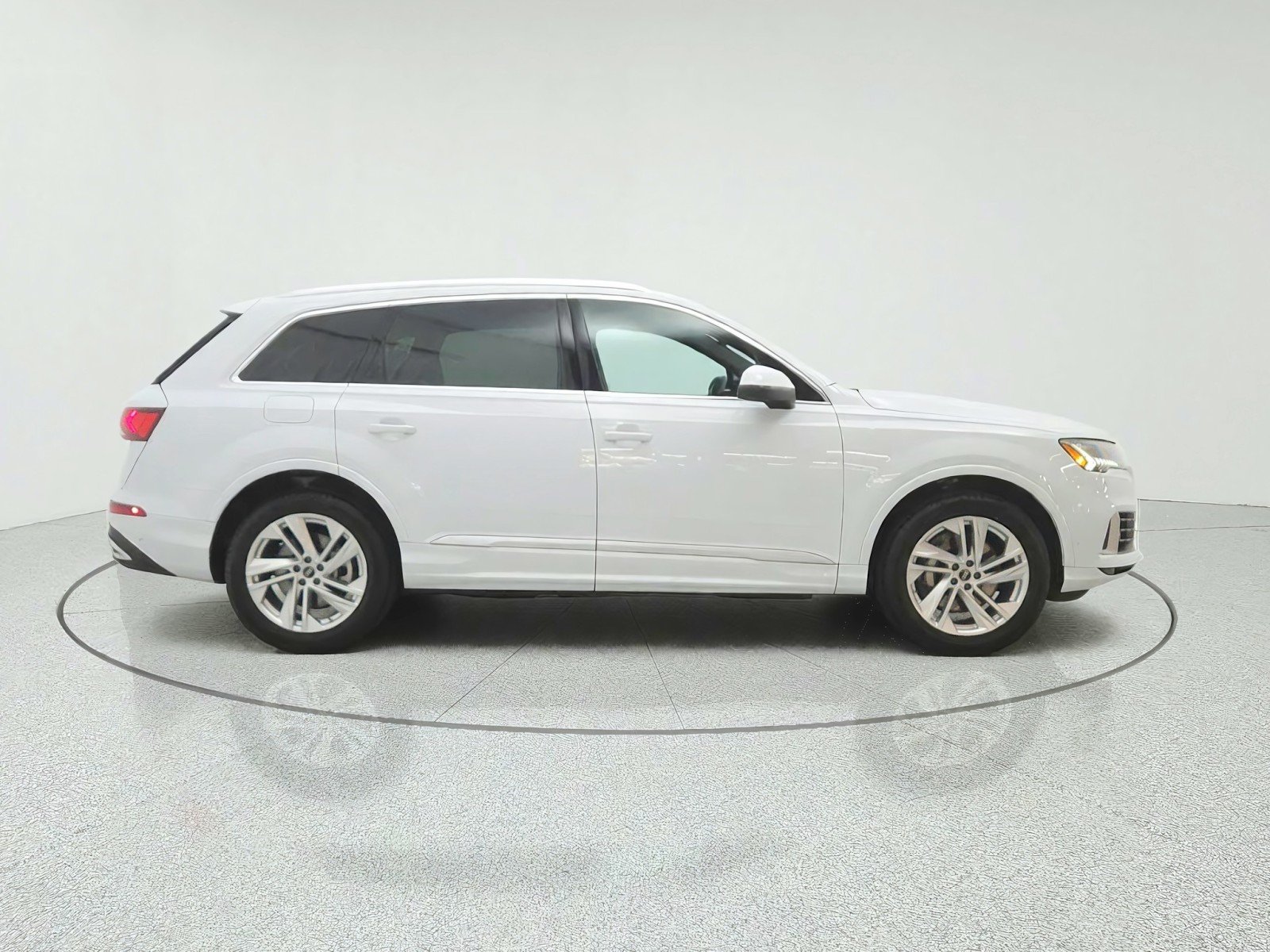 Used 2023 Glacier White Metallic Audi Premium 55 TFSI quattro image 4