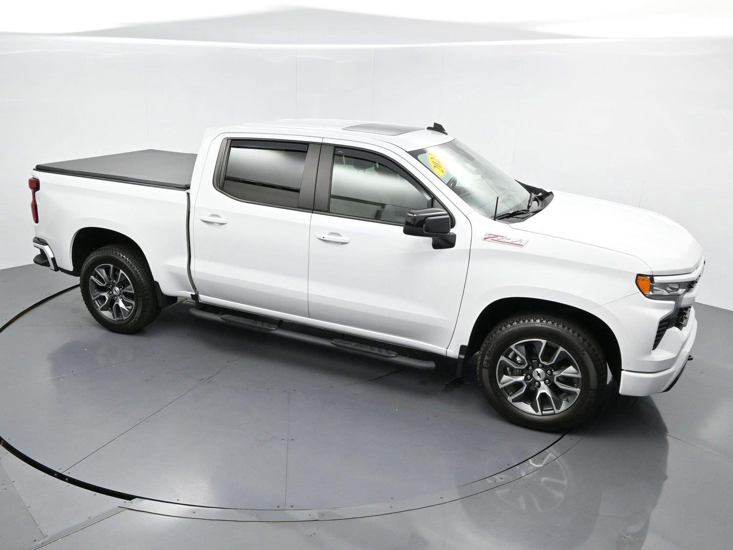 Used 2023 SUMMIT WHITE Chevrolet RST image 40