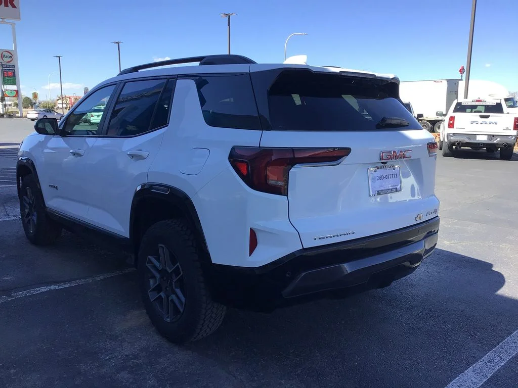 New 2026 Summit White GMC AT4 image 4