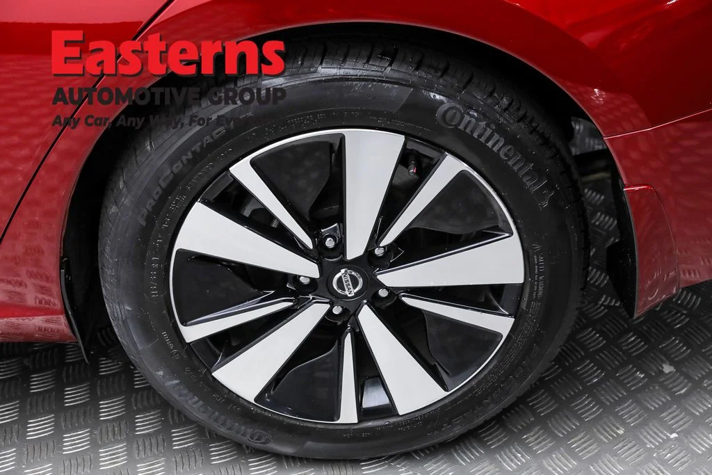 Used 2022 Red Nissan 2.5 SV image 8
