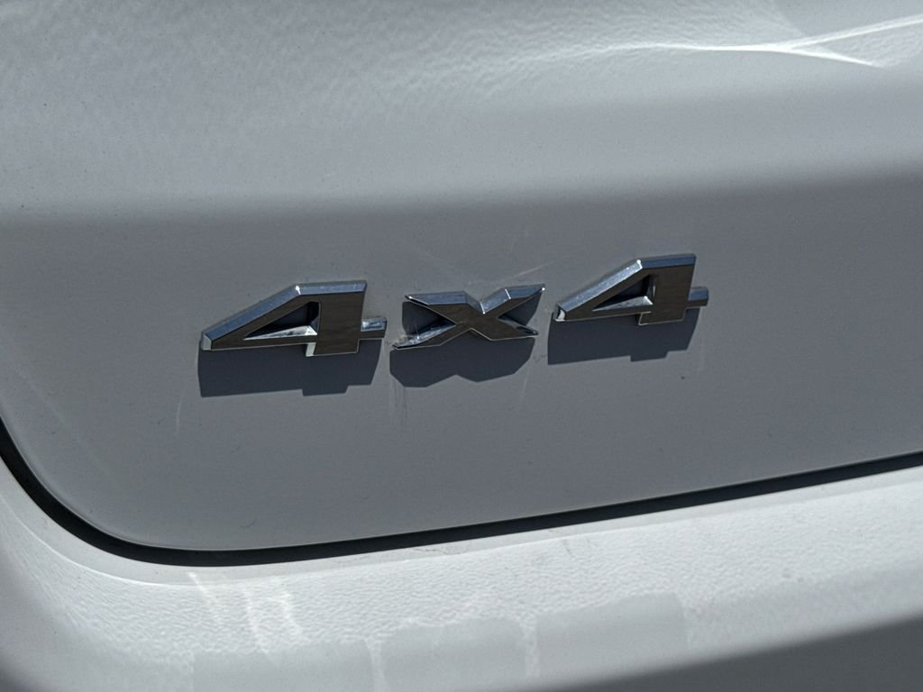 Certified Used 2024 White Jeep Latitude image 12