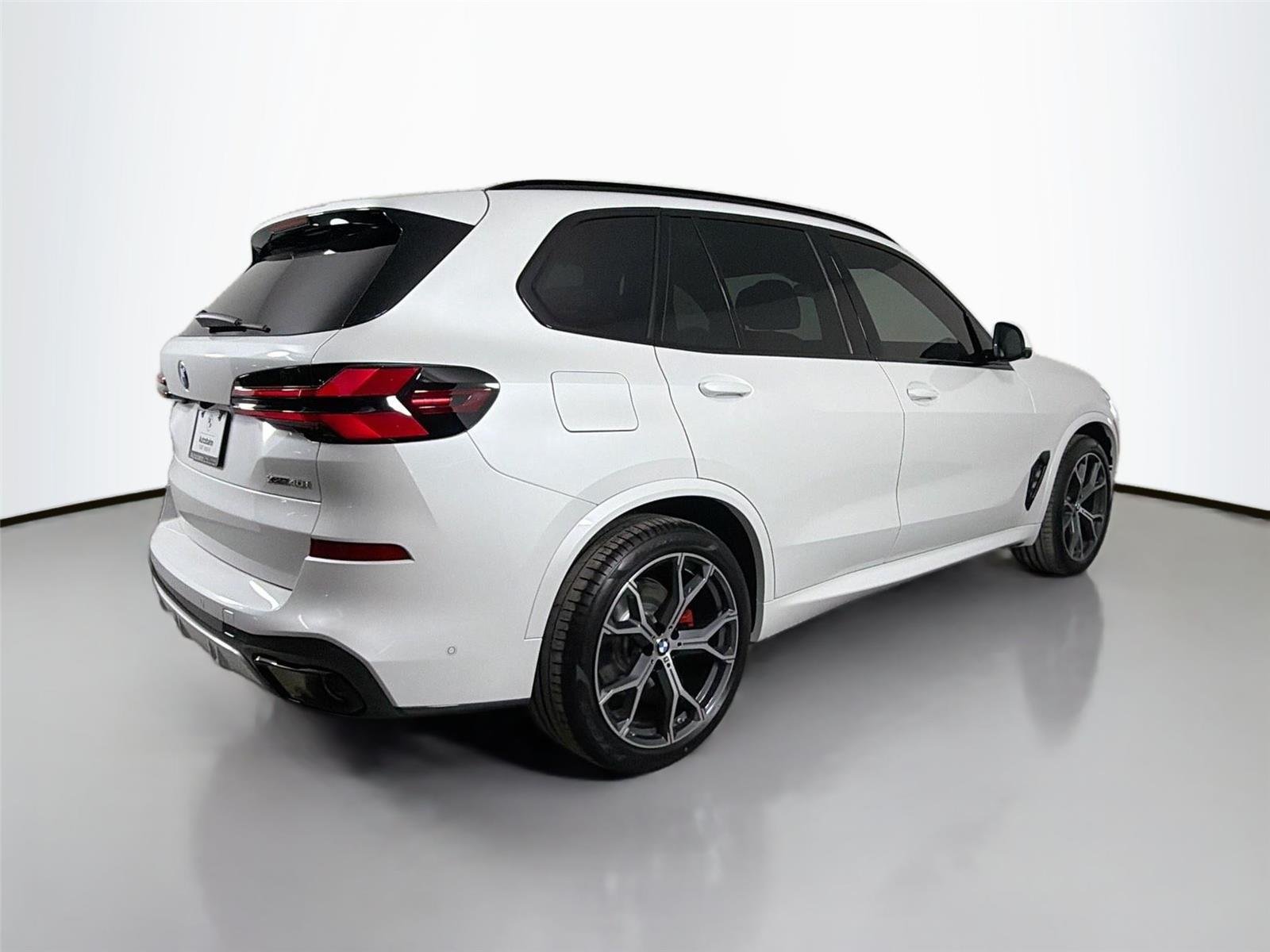 New 2026 Mineral White Metallic BMW xDrive40i image 6