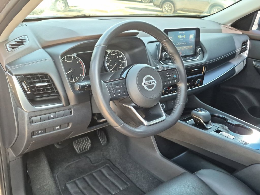 Used 2021 Gray Nissan SV image 37