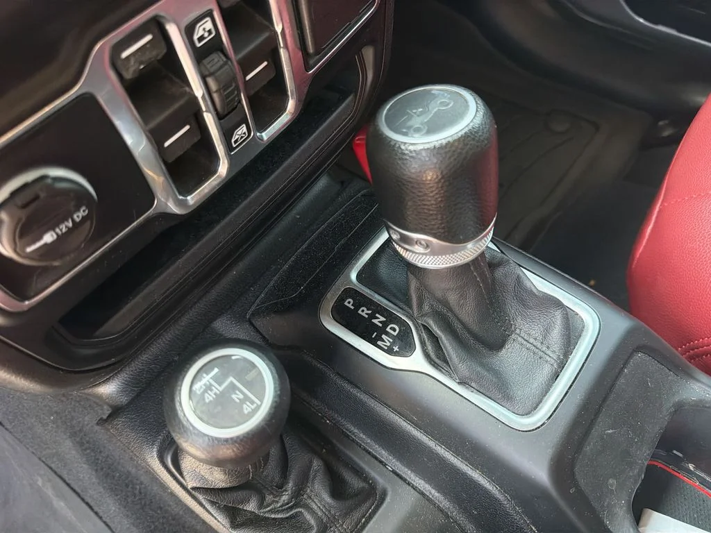 Certified Used 2019 Silver Jeep Unlimited Sport S image 19