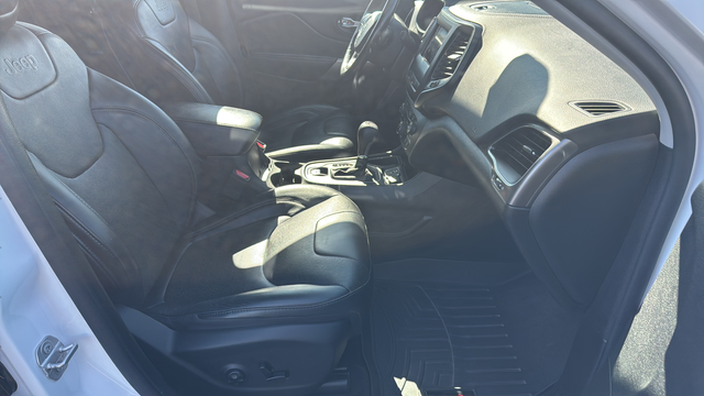 2020 Jeep Cherokee Lux - Photo 23
