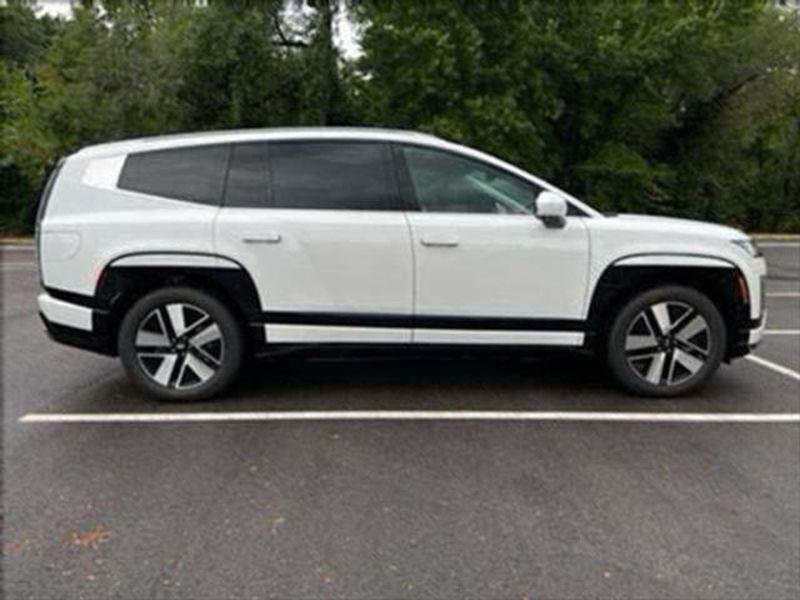 New 2026 Snow White Pearl Hyundai SEL image 6
