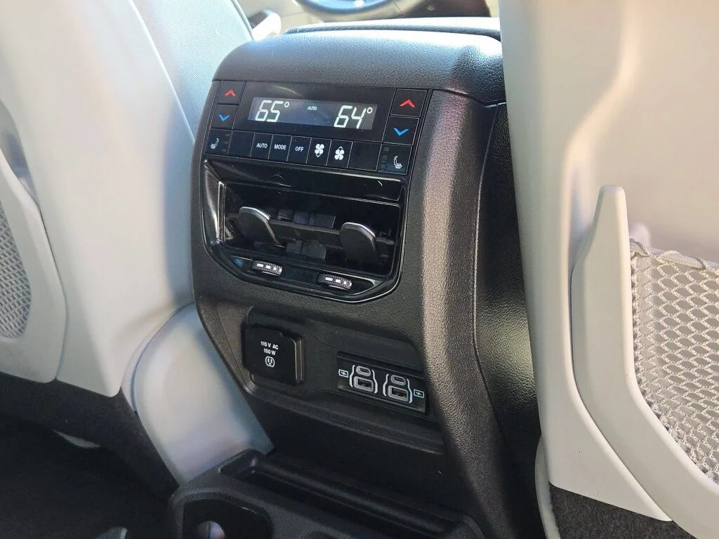Certified Used 2021 Gray Metallic Jeep Overland image 11