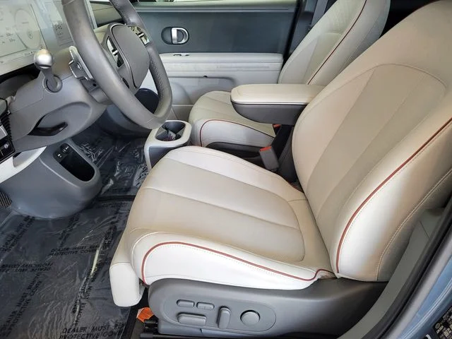 Used 2024 Green Hyundai Limited image 17