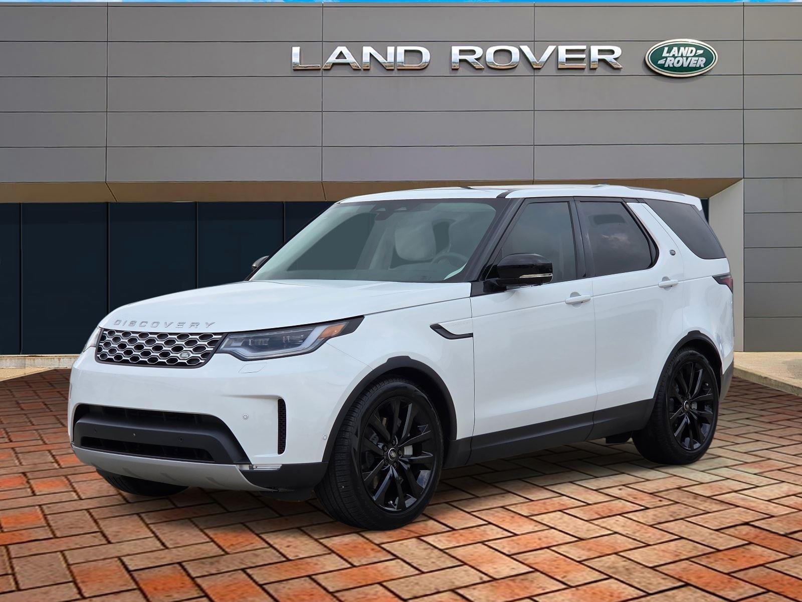 New 2026 Fuji White Land Rover S image 3