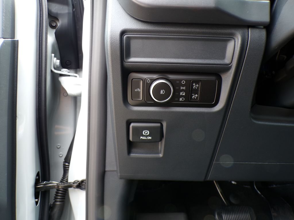 New 2026 Avalanche Ford XLT image 13