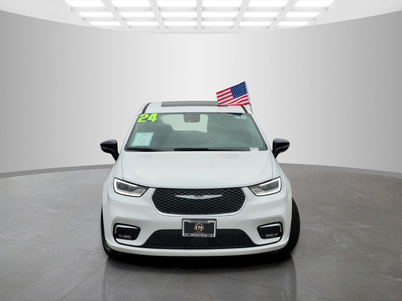 2024 Chrysler Pacifica Limited photo 2
