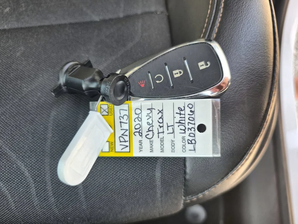 Certified Used 2020 SUMMIT WHITE Chevrolet LT image 17