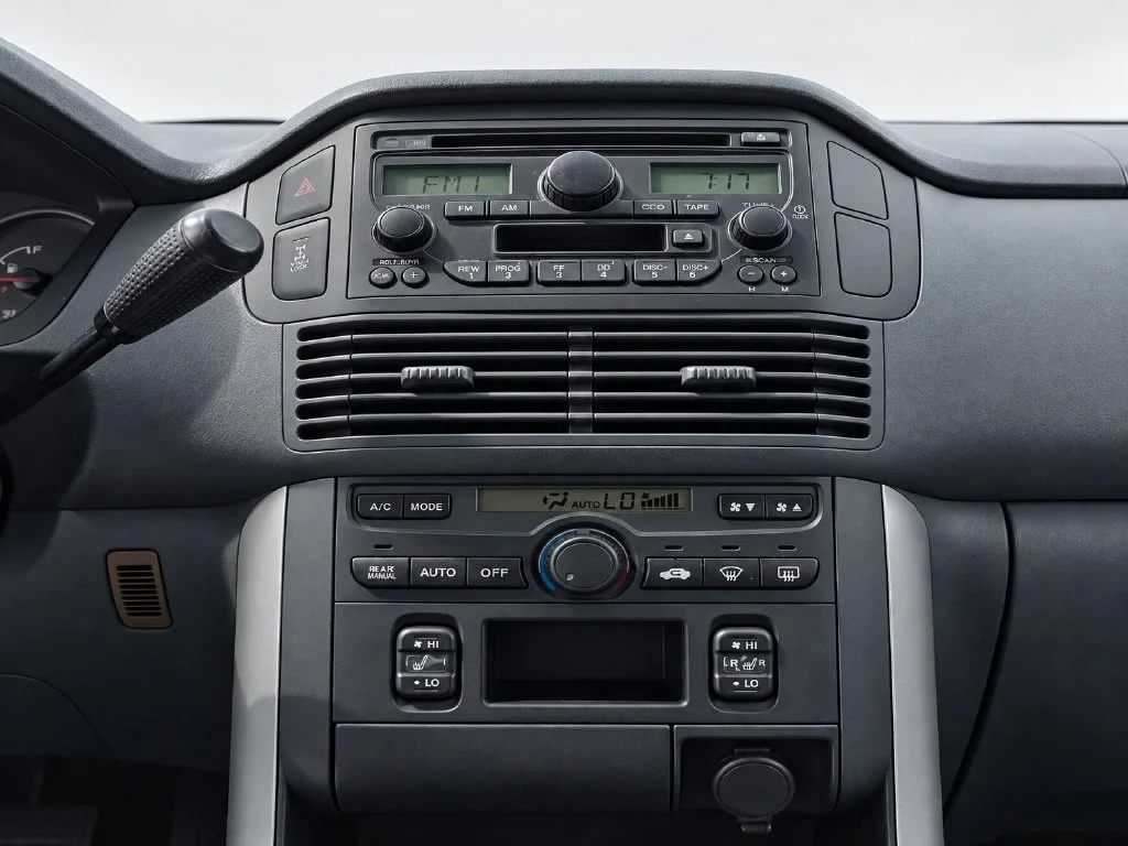 Used 2004 Silver Honda EX-L image 23