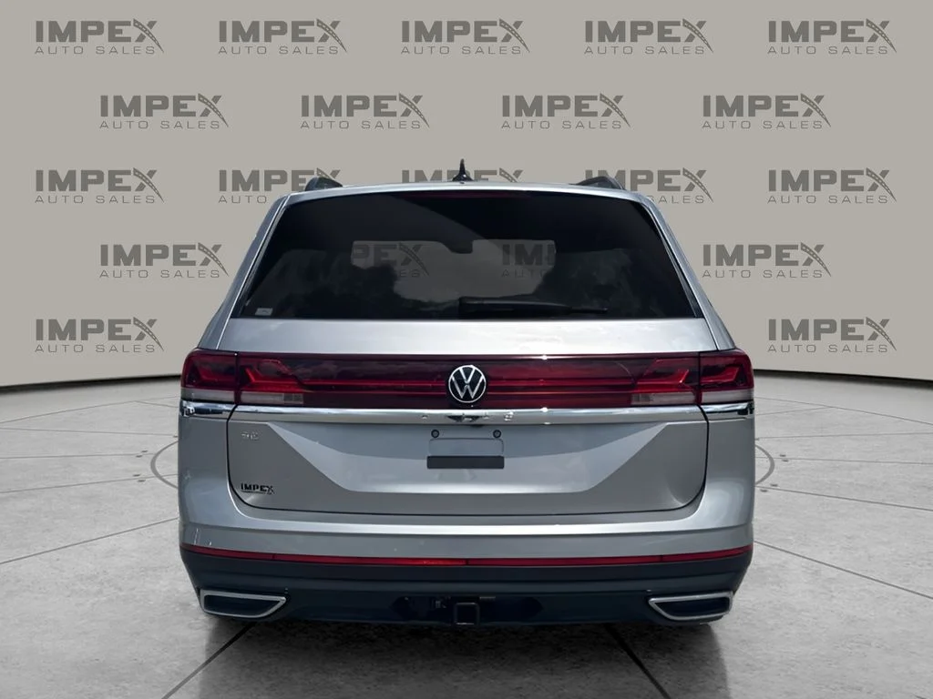 Used 2026 Silver Volkswagen 2.0T SE w/Technology image 4