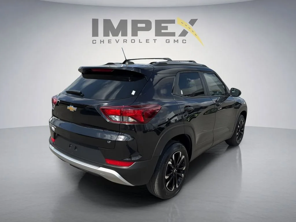 Used 2023 Mosaic Black Metallic Chevrolet LT image 5