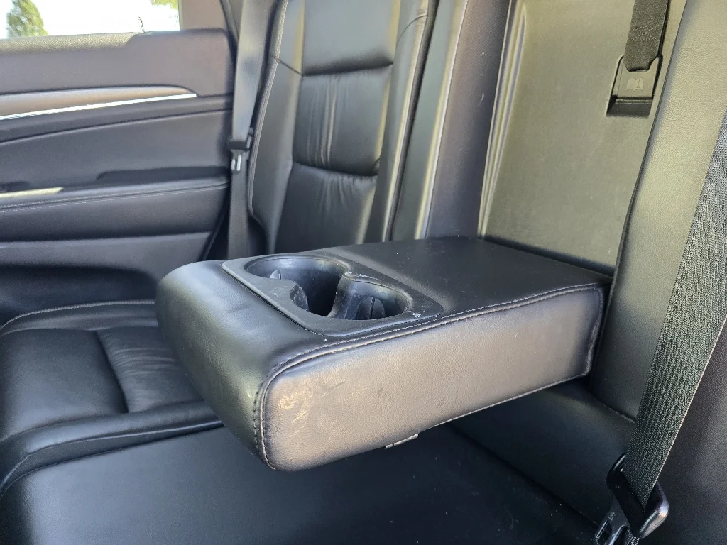 Used 2015 Granite Crystal Metallic Clearcoat Jeep Limited image 29
