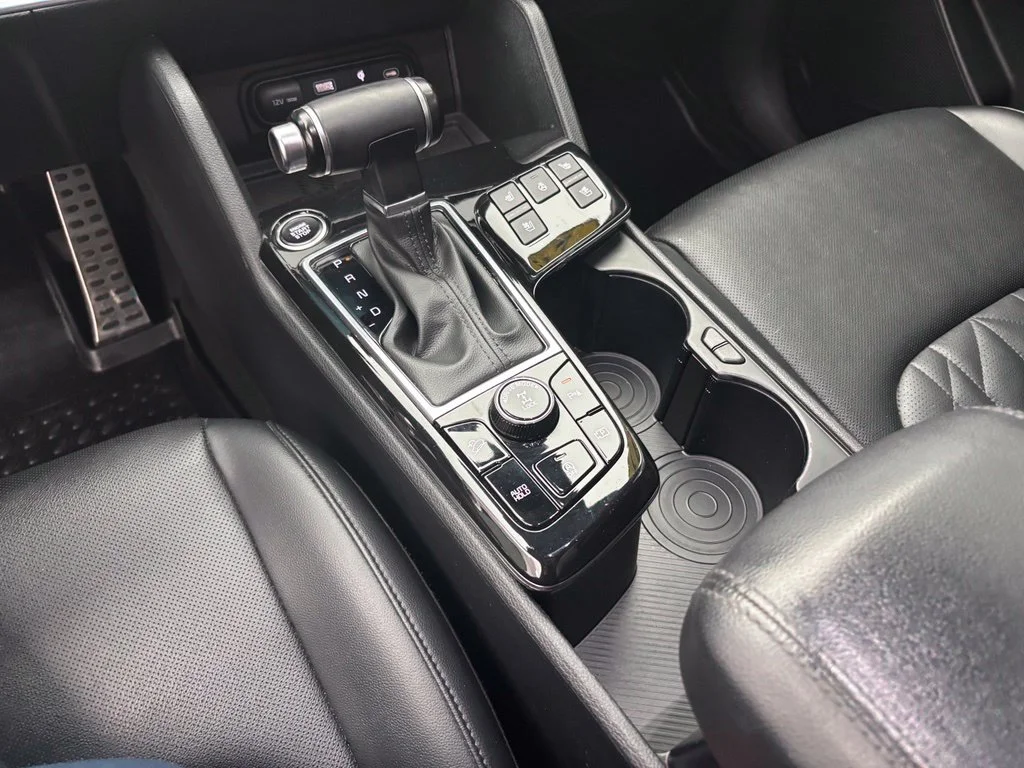 Used 2023 White Kia X-Pro Prestige image 27