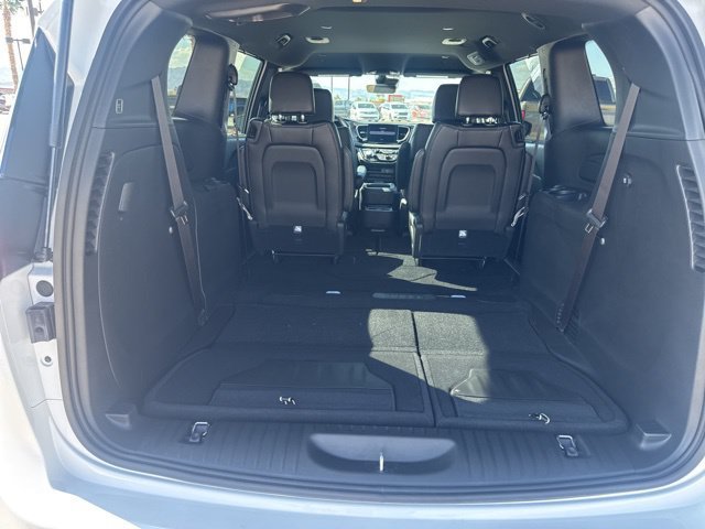 New 2026 Bright White Clear-Coat Exterior Paint Chrysler LX image 6