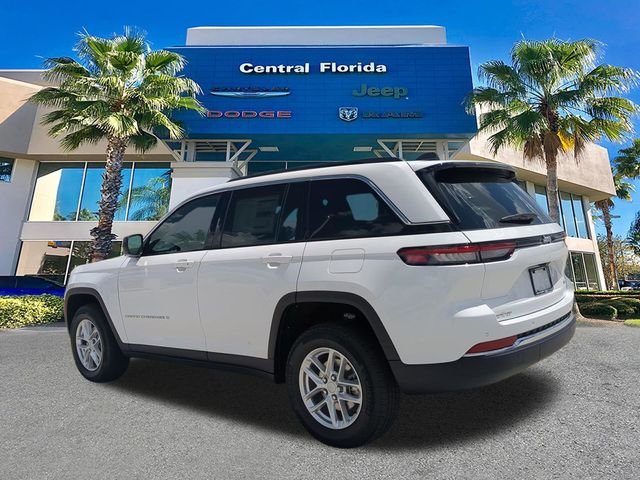 New 2026 Bright White Clear-Coat Exterior Paint Jeep Laredo X image 7