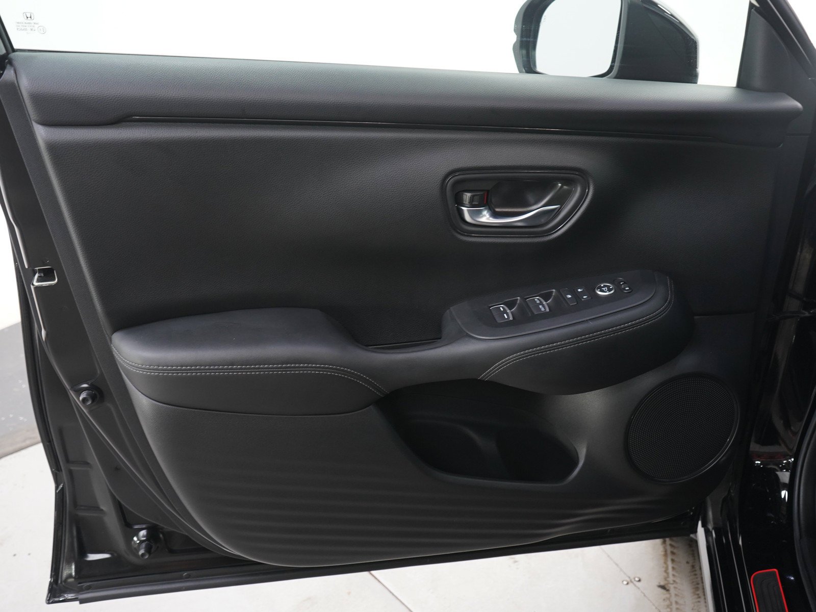 Used 2023 Black Honda EX-L image 20