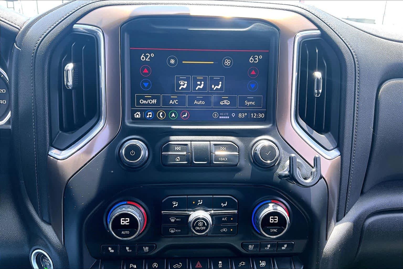 Used 2022 Iridescent Pearl Tricoat Chevrolet High Country image 34