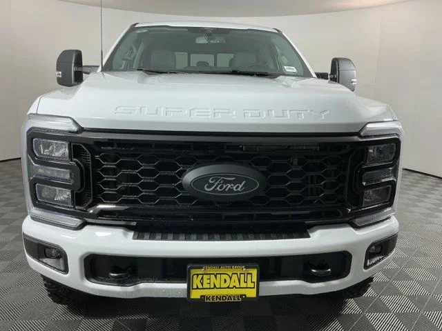 New 2026 Oxford White Ford XLT image 2