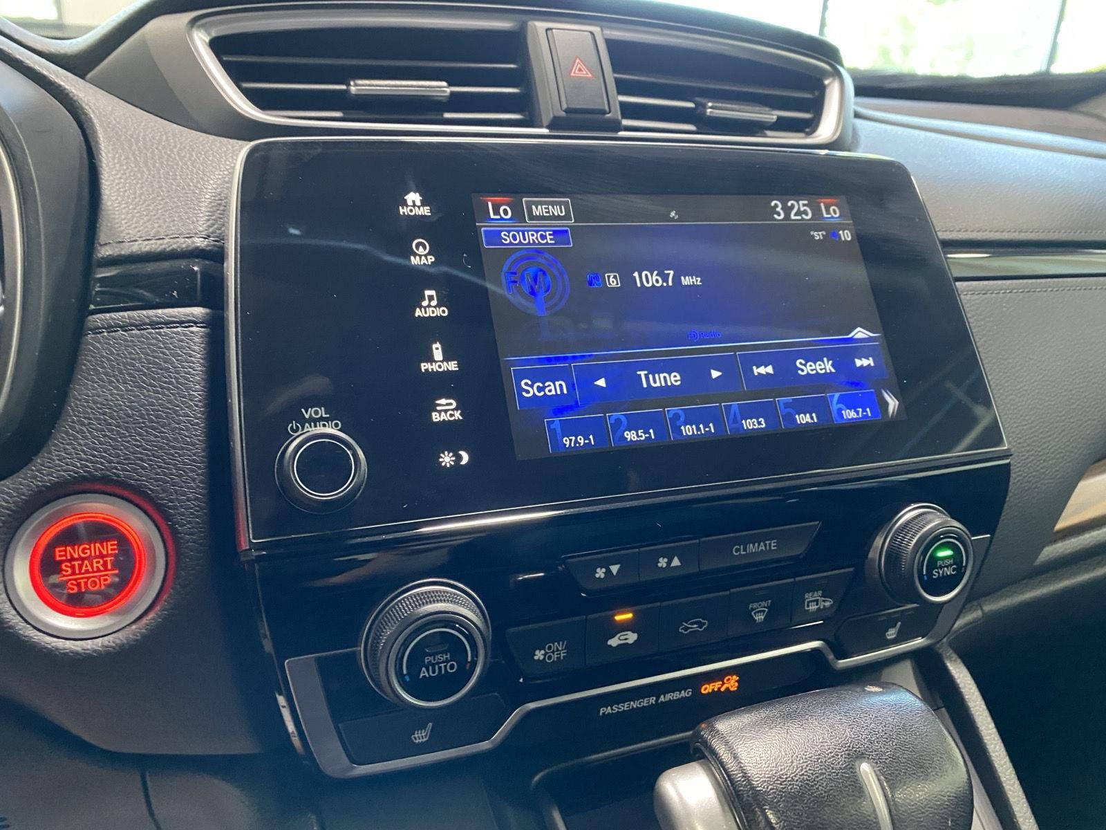 Used 2019 Modern Steel Metallic Honda Touring image 27