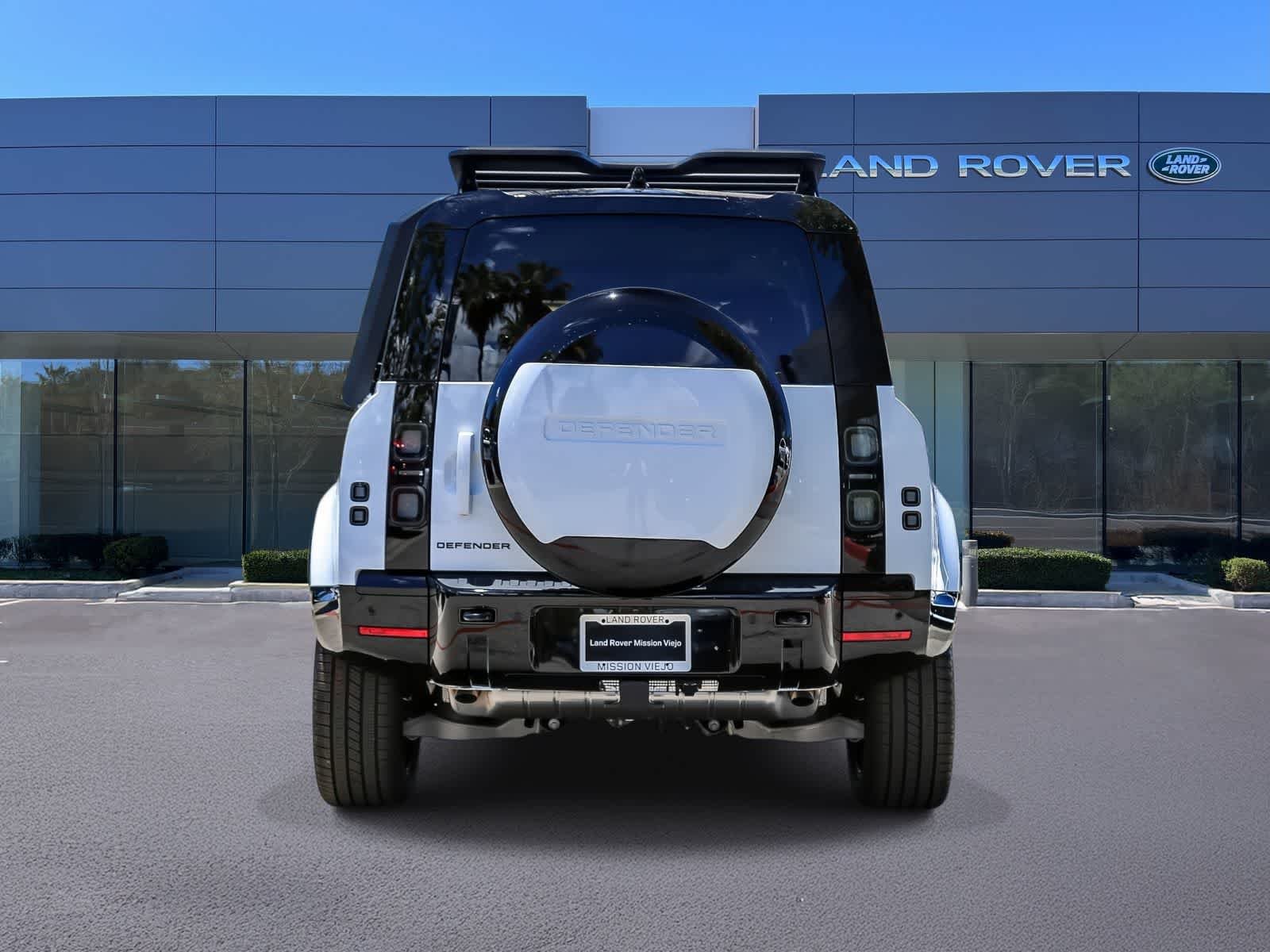 New 2026 Fuji White Land Rover X-Dynamic SE image 5