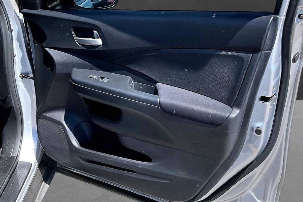 Used 2016 Silver Honda SE image 16