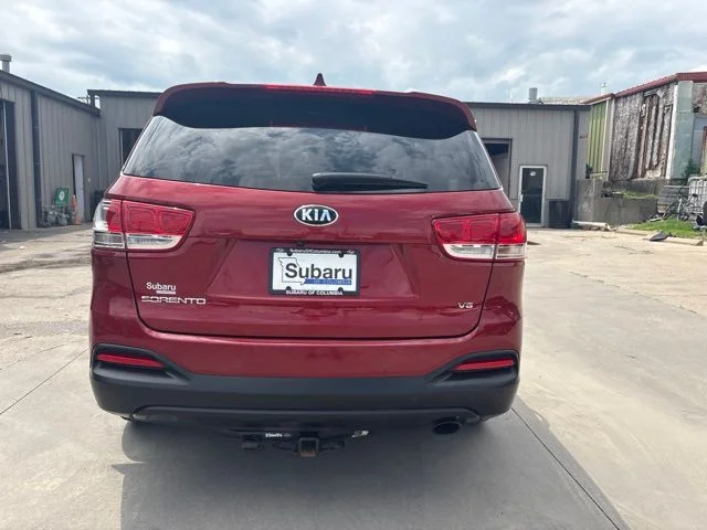 Used 2018 Red Kia LX image 5
