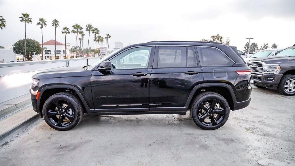 New 2026 Diamond Black Jeep Limited image 14