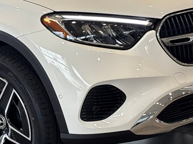 New 2026 Polar White Mercedes-Benz GLC 300 image 45
