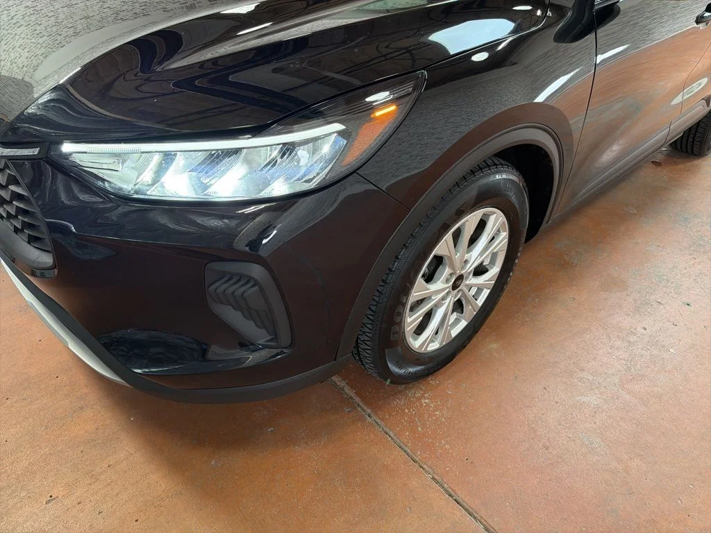 Used 2023 Black Ford Active image 9