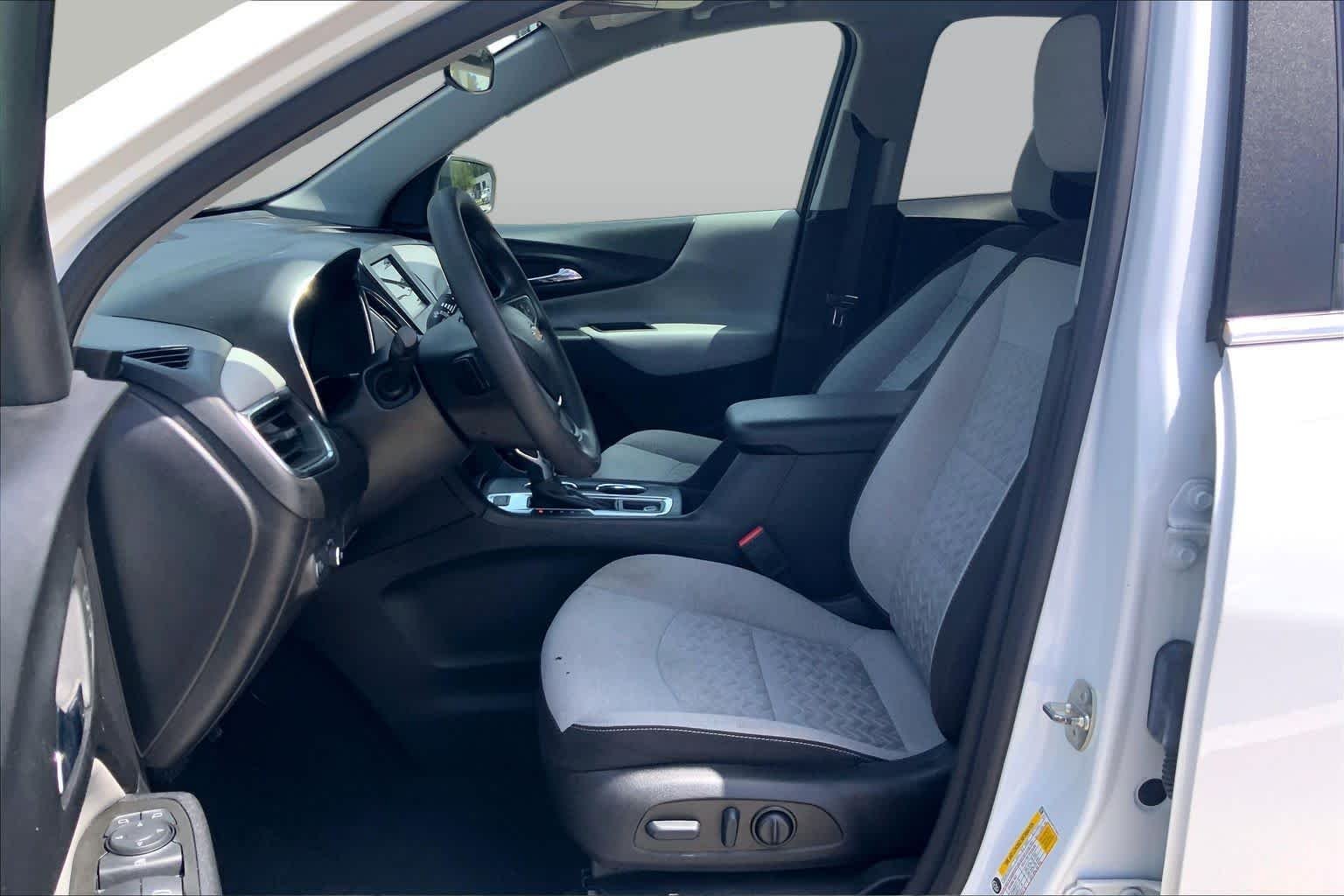 Used 2023 Summit White Chevrolet LT image 8