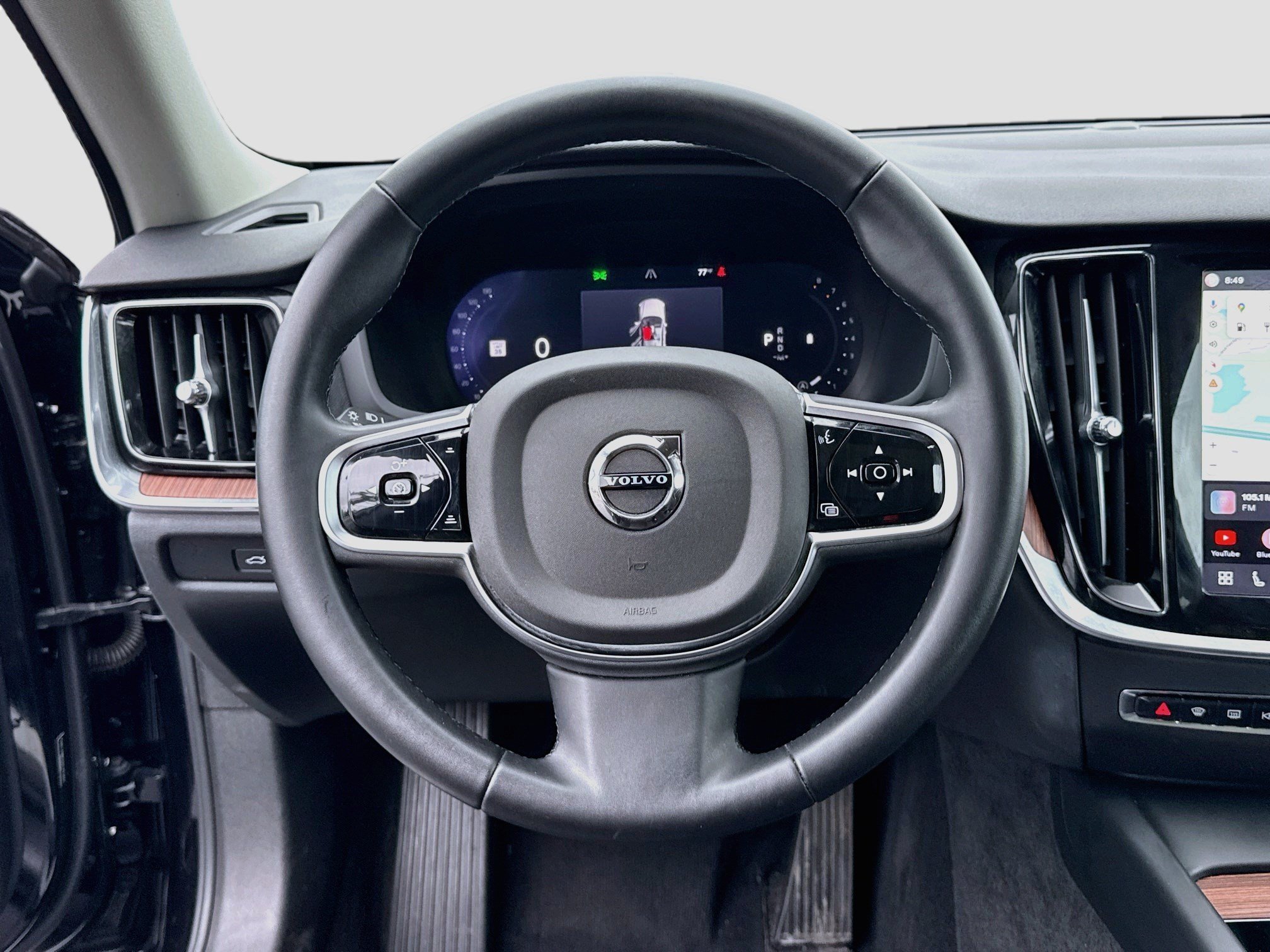 Used 2025 Onyx Black Metallic Volvo Plus image 12