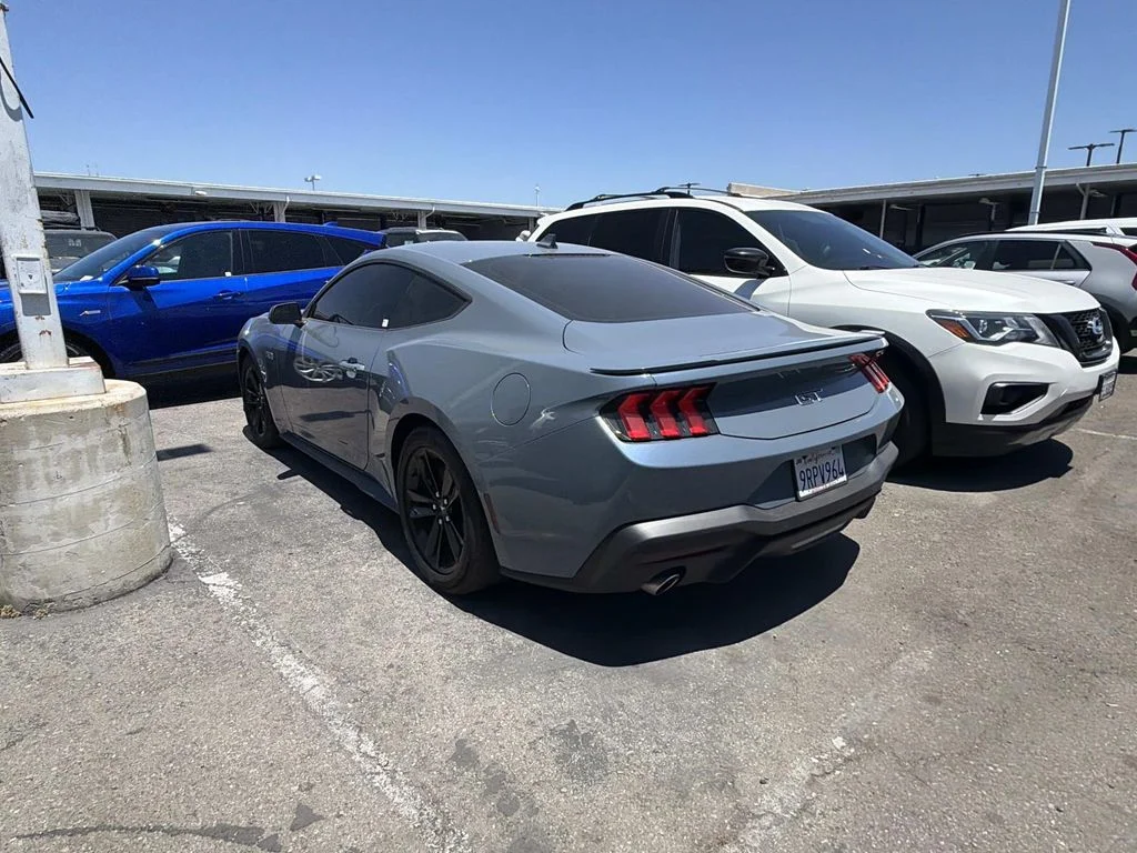 Used 2024 Vapor Blue Metallic Ford GT image 4