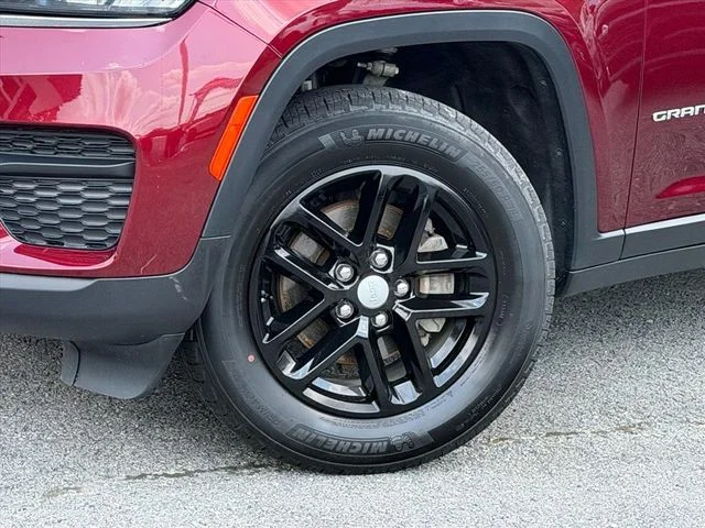 Used 2024 Red Jeep Laredo X image 28