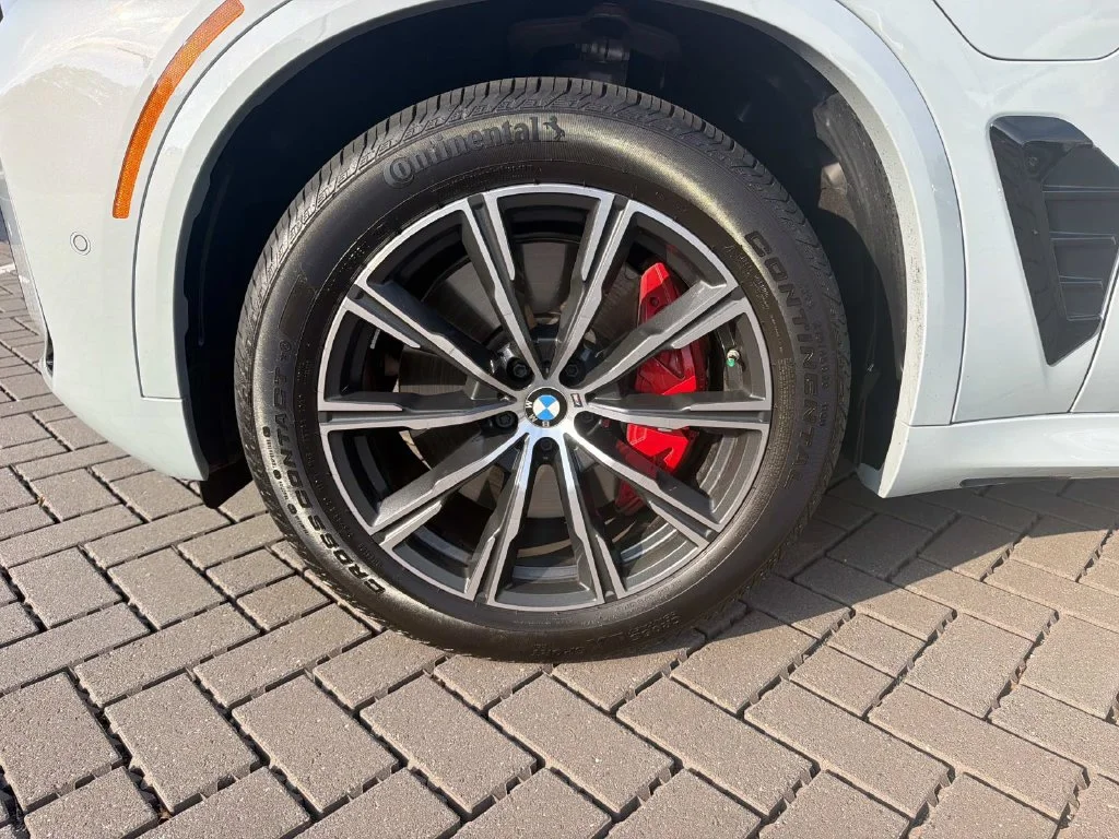 Used 2026 Gray BMW xDrive50e image 10
