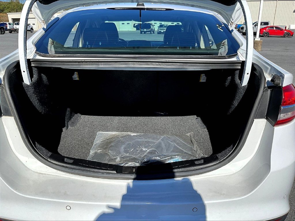Used 2018 White Ford SE image 26