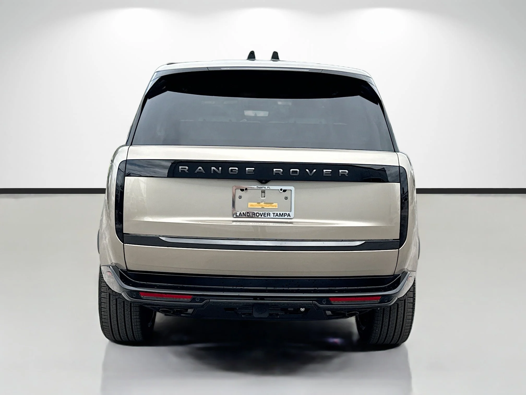 New 2026 Sunset Gold Land Rover Autobiography image 4