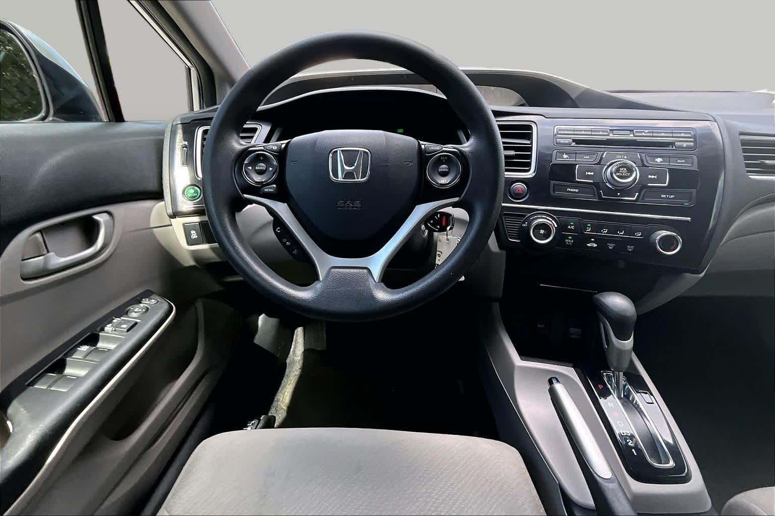 Used 2013 Alabaster Silver Metallic Honda LX image 6