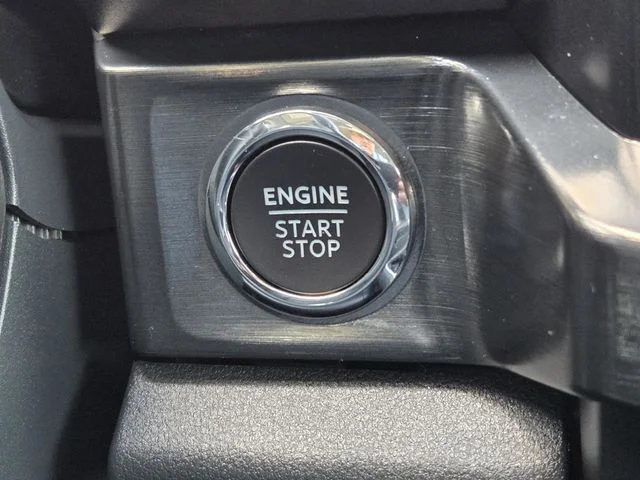Used 2025 Avalanche Ford Lariat image 18