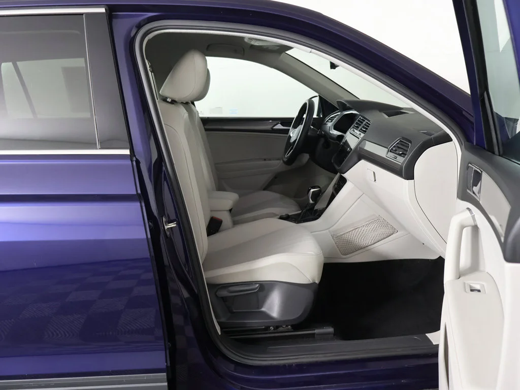 Used 2023 Blue Volkswagen 2.0T SE image 28