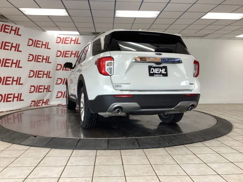 Used 2020 White Ford Limited image 5